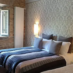 https://relais-casa-della-fornarina.it-romehotels.com