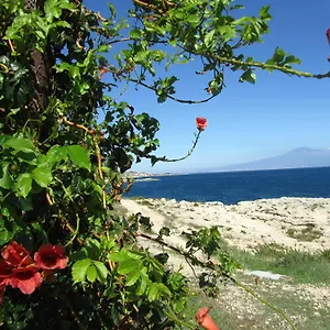 https://villa-sicily-sul-mare-tra-catania-e-siracusa.sicilyhotelsitaly.net